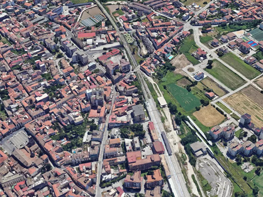 Immagine 7 di Garage in vendita  in Via Palmiro Togliatti a Santa Maria Capua Vetere