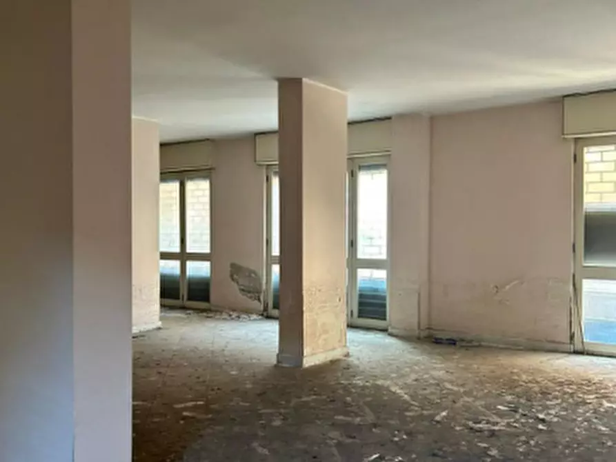 Immagine 13 di Garage in vendita  in Via Palmiro Togliatti a Santa Maria Capua Vetere