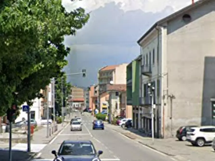 Immagine 11 di Negozio in vendita  in Via Torino a Ivrea