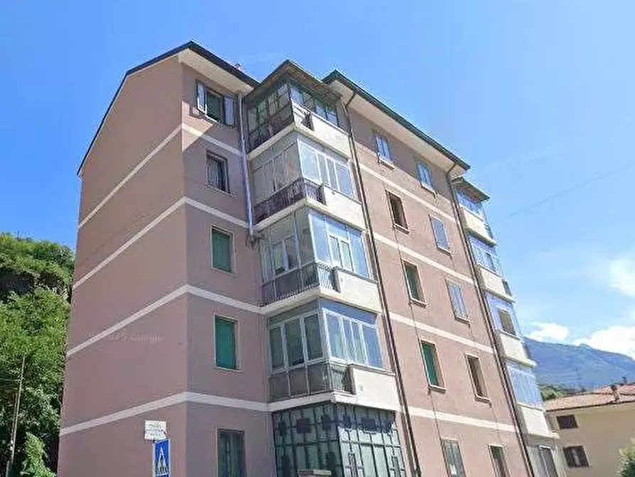 Immagine 8 di Appartamento in vendita  in Via Roma a Cedegolo