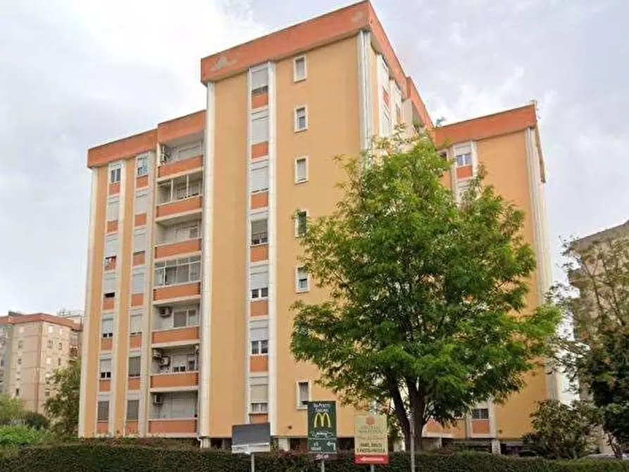 Immagine 1 di Garage in vendita  in Via Abruzzi a Cagliari