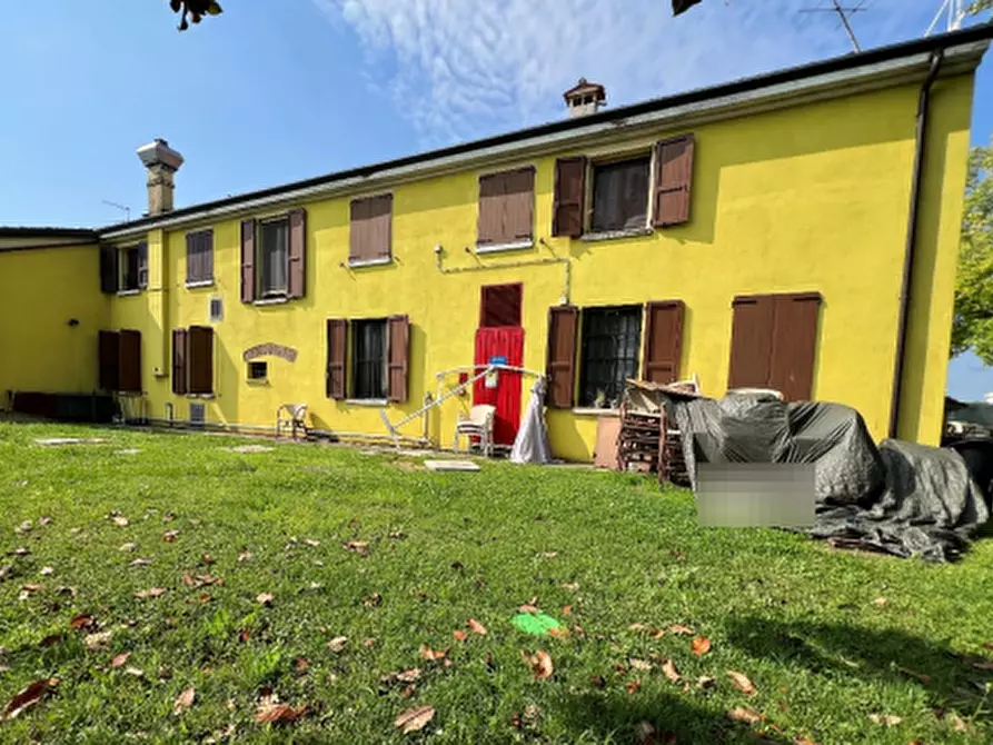 Immagine 3 di Porzione di casa in vendita  in Strada Ostigliese a Mantova