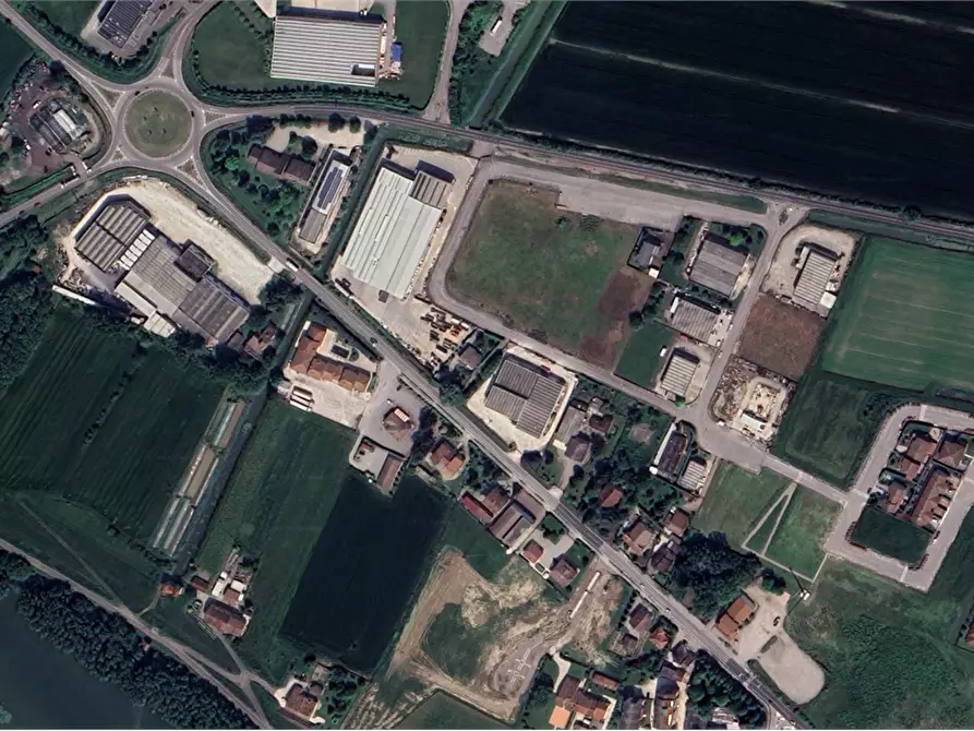 Immagine 11 di Porzione di casa in vendita  in Strada Ostigliese a Mantova