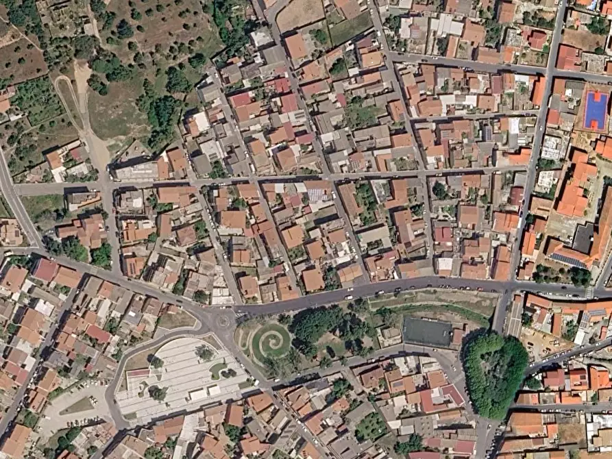 Immagine 1 di Negozio in vendita  in Via Sicilia a Capoterra