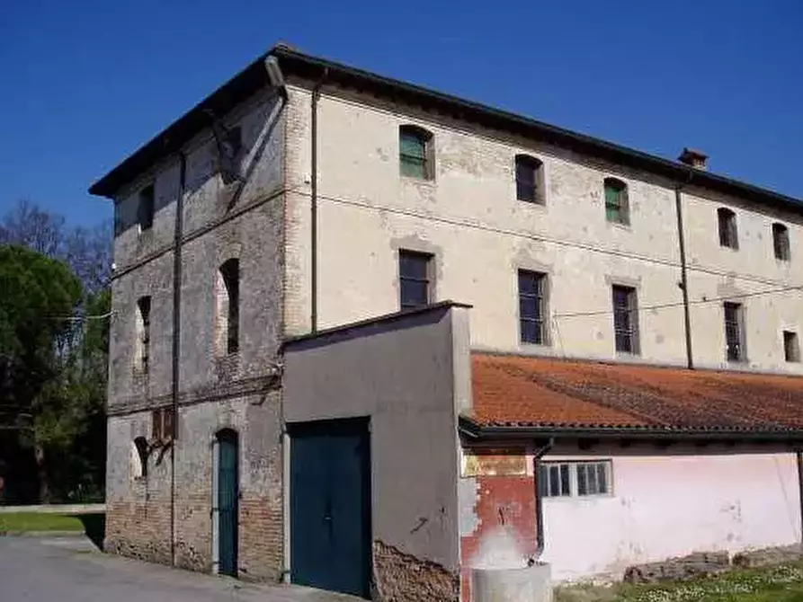 Immagine 3 di Magazzino in vendita  in Via Chiesuola a Russi