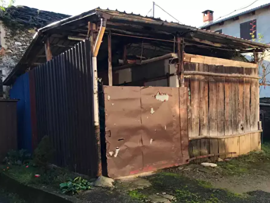 Immagine 1 di Magazzino in vendita  in Frazione Vieta a Forno Canavese