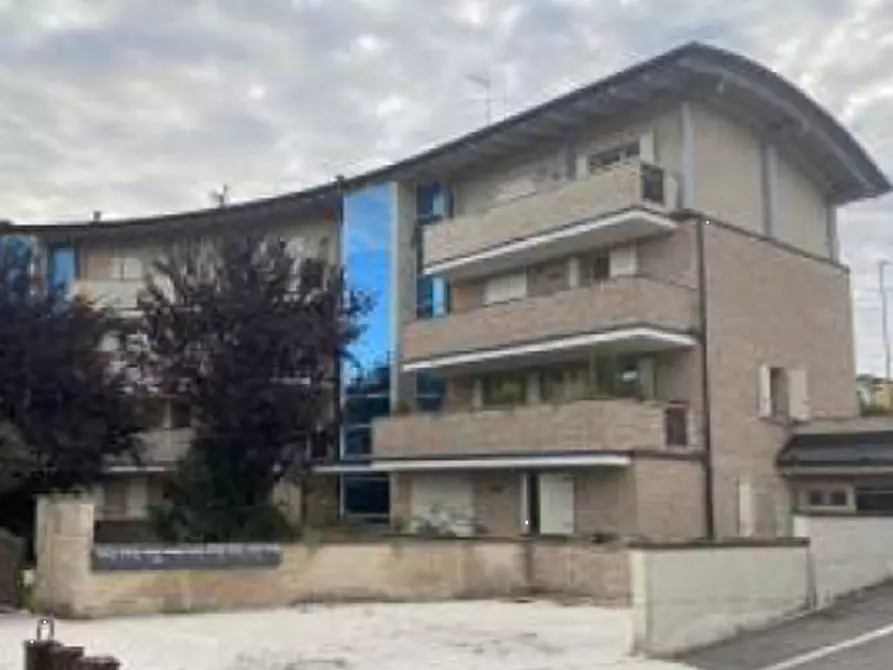 Immagine 10 di Appartamento in vendita  in Via Pietro Adamo De Micheli a Mantova
