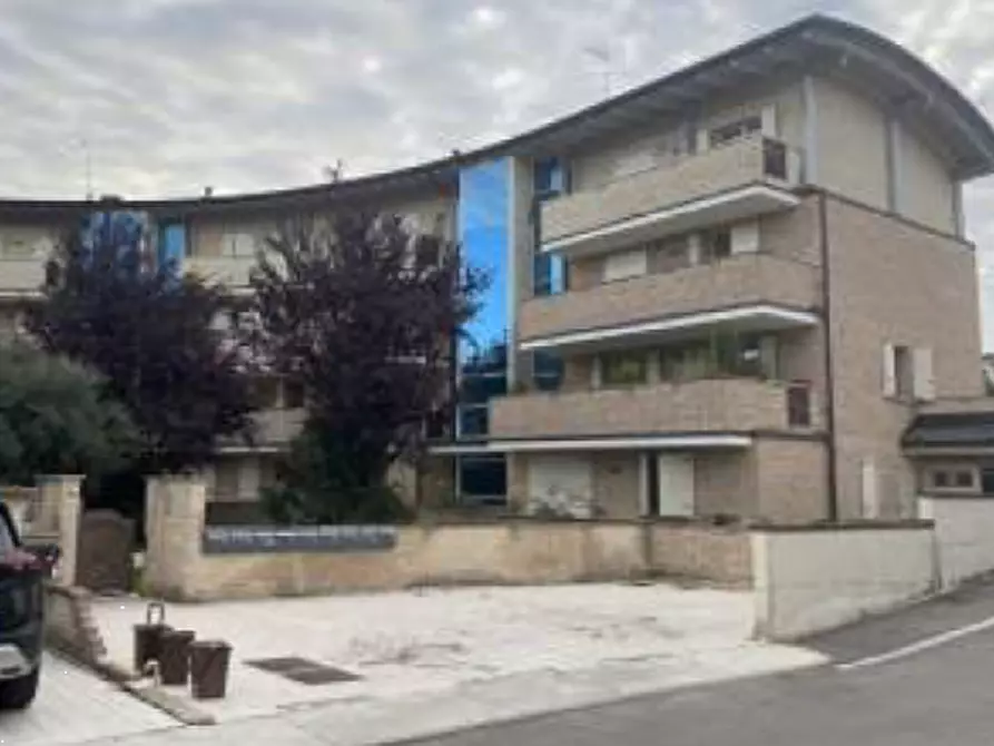 Immagine 11 di Appartamento in vendita  in Via Pietro Adamo De Micheli a Mantova
