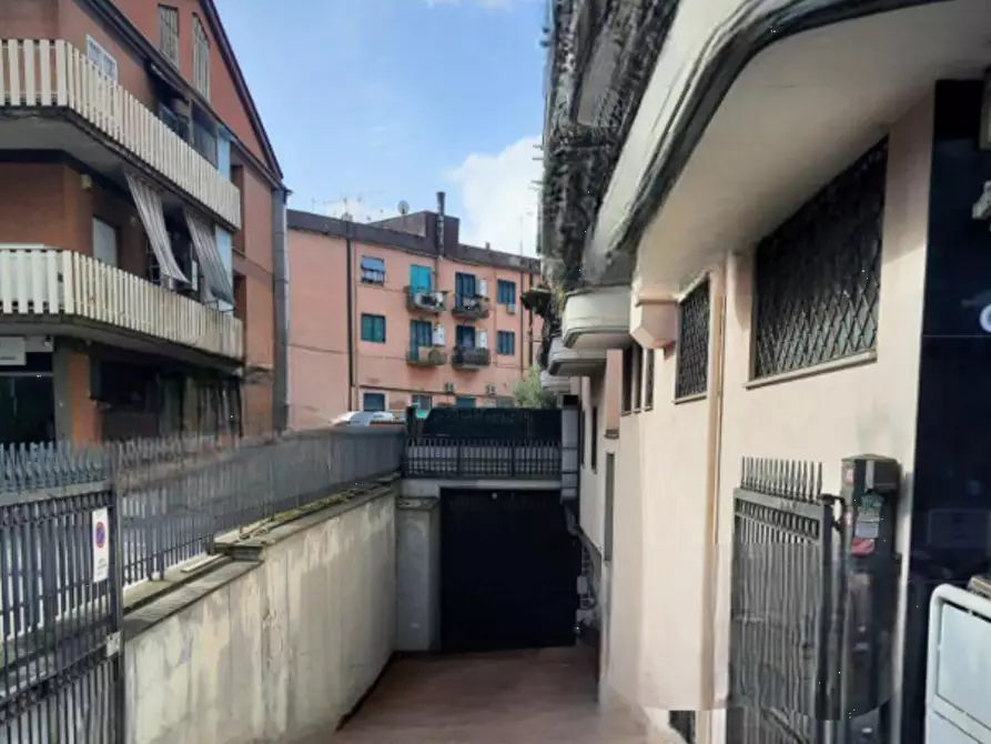 Immagine 1 di Magazzino in vendita  in Via Casilina a Roma