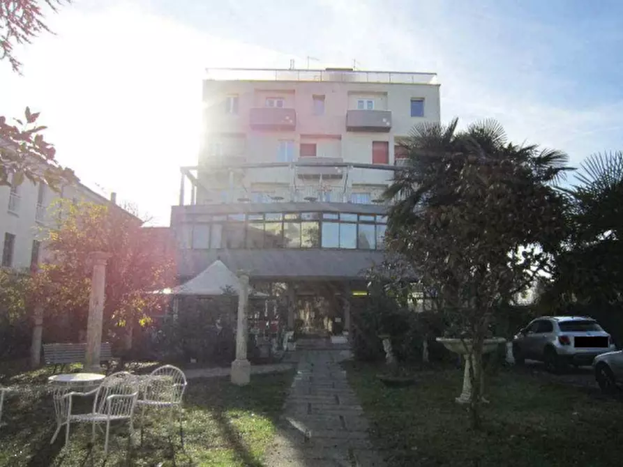 Immagine 2 di Hotel in vendita  in via Valerio Flacco a Abano Terme
