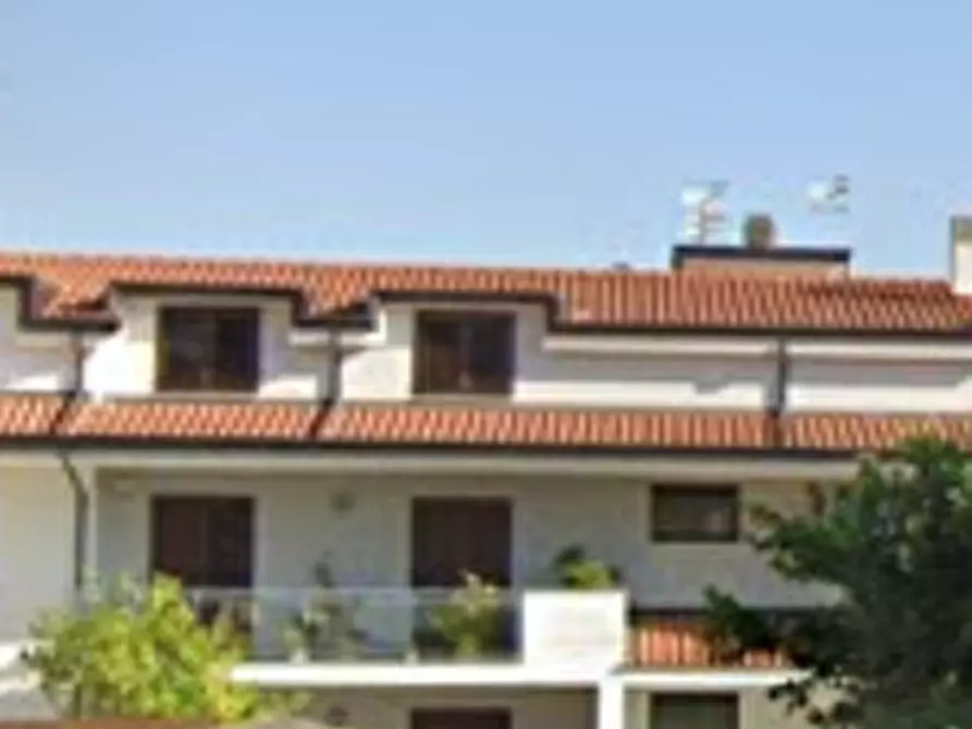 Immagine 11 di Porzione di villa in vendita  in Via XXIV Maggio a San Tammaro