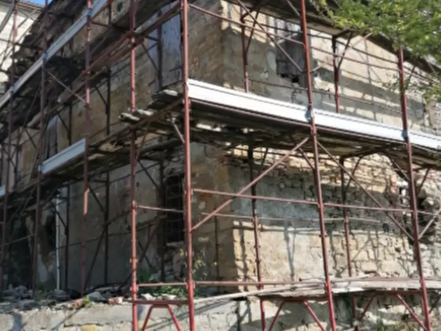 Immagine 1 di Casa indipendente in vendita  in Strada Goiano a Terenzo