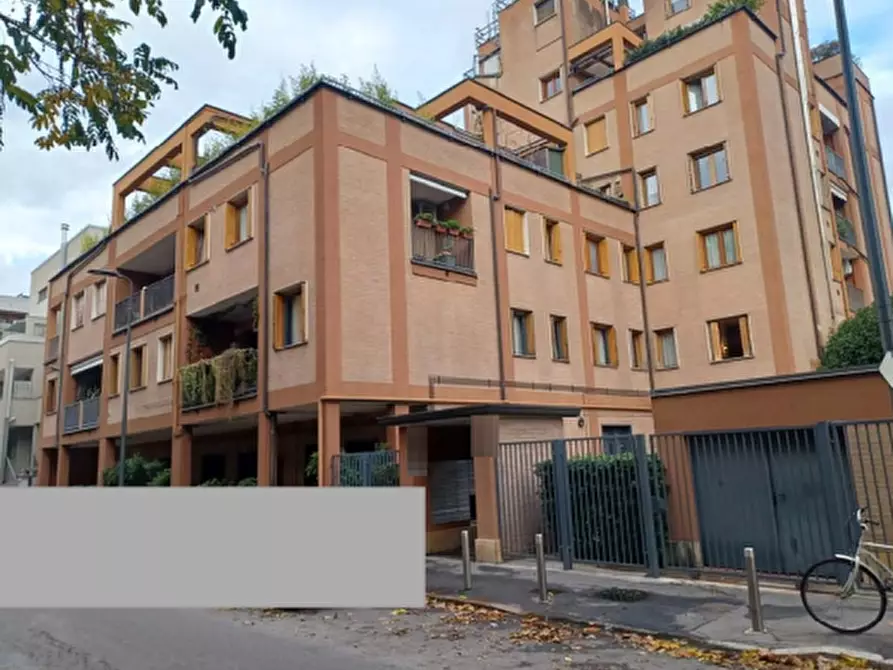 Immagine 3 di Garage in vendita  in Via Asiago  a Milano