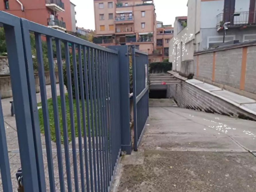 Immagine 4 di Garage in vendita  in Via Asiago  a Milano