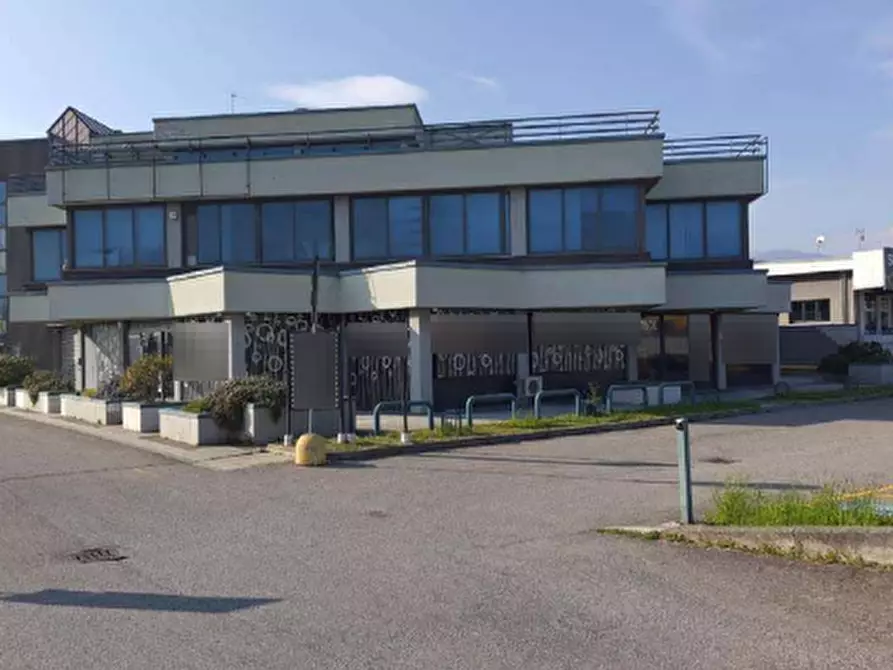 Immagine 3 di Negozio in vendita  in Via Dalmine  a Curno