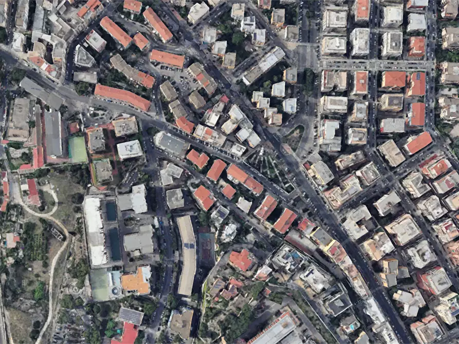 Immagine 2 di Negozio in vendita  in Via Enrico Pessina a Cagliari