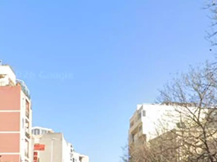 Immagine 5 di Negozio in vendita  in Via Enrico Pessina a Cagliari