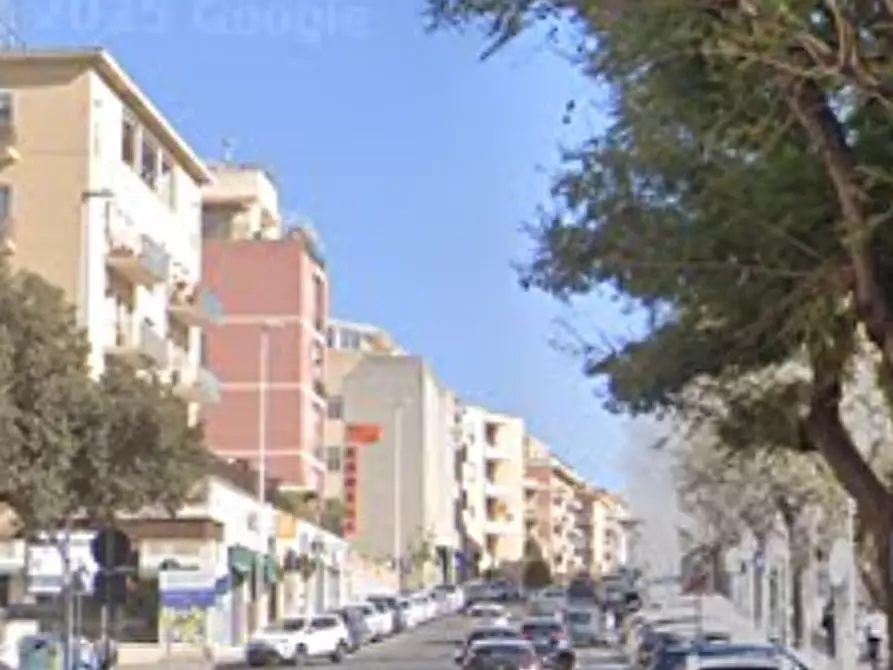 Immagine 6 di Negozio in vendita  in Via Enrico Pessina a Cagliari