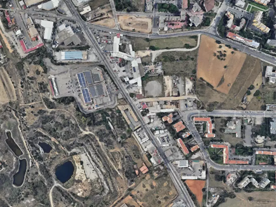 Immagine 3 di Magazzino in vendita  in Viale Monastir a Cagliari