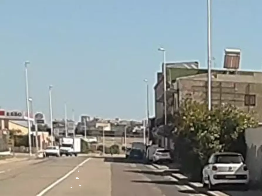 Immagine 5 di Magazzino in vendita  in Viale Monastir a Cagliari