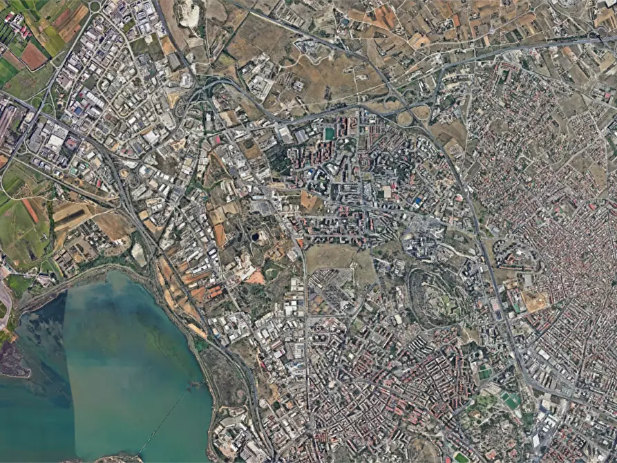 Immagine 1 di Negozio in vendita  in Viale Monastir a Cagliari