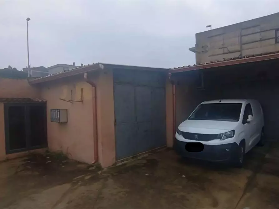 Immagine 5 di Negozio in vendita  in Viale Monastir a Cagliari