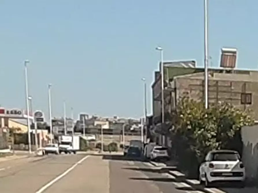 Immagine 6 di Negozio in vendita  in Viale Monastir a Cagliari