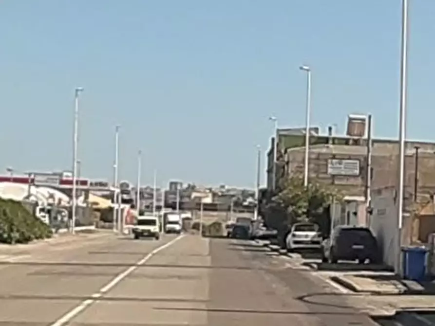 Immagine 8 di Negozio in vendita  in Viale Monastir a Cagliari
