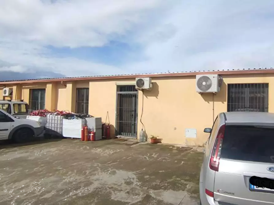 Immagine 1 di Magazzino in vendita  in Viale Monastir a Cagliari