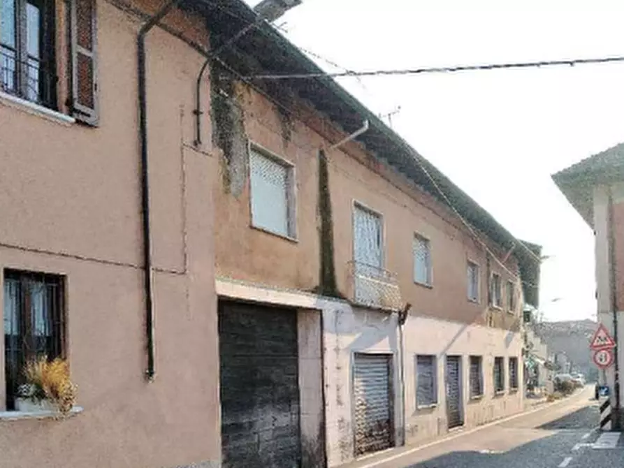 Immagine 2 di Stabile in vendita  in  Piazza Gramsci  a Vergiate