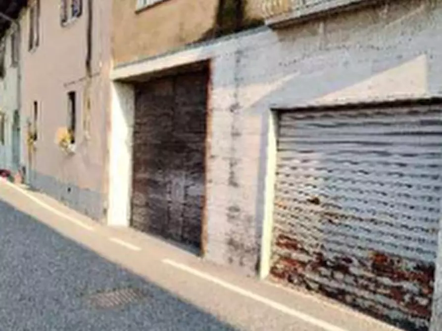 Immagine 3 di Stabile in vendita  in  Piazza Gramsci  a Vergiate