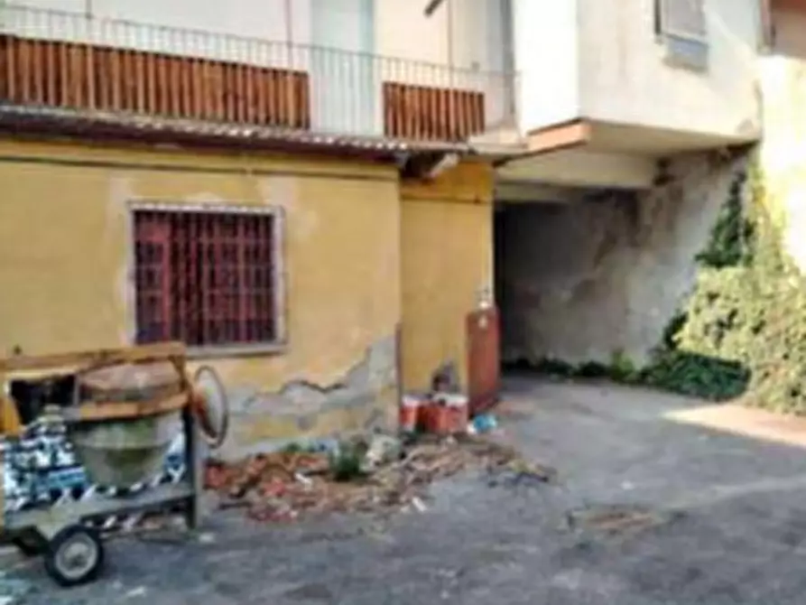 Immagine 4 di Stabile in vendita  in  Piazza Gramsci  a Vergiate