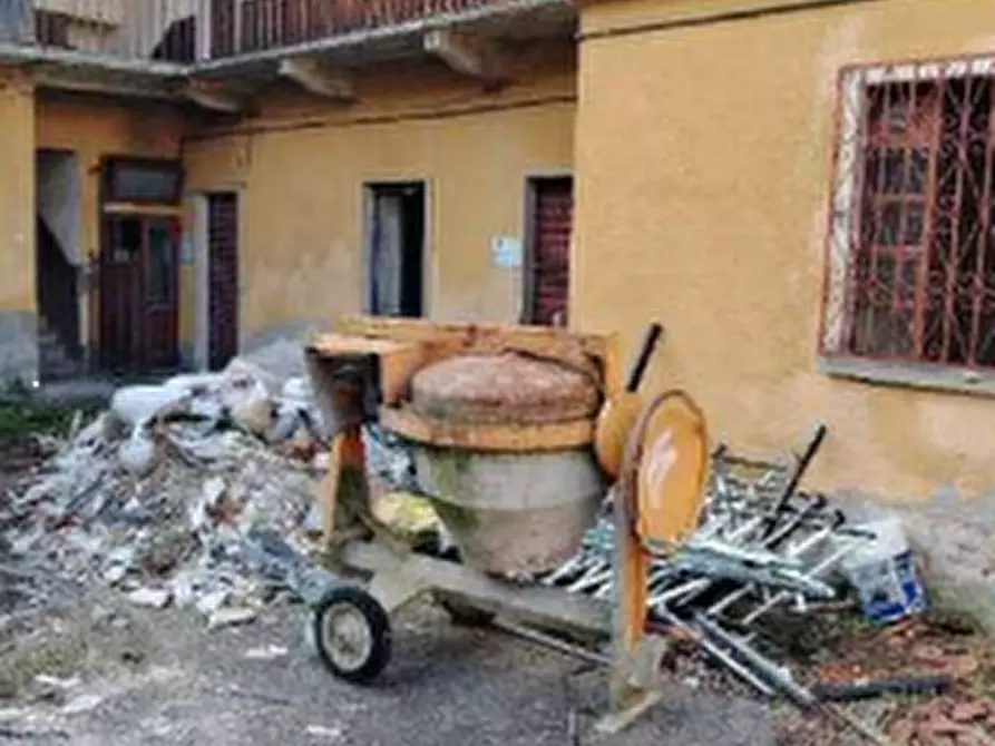 Immagine 5 di Stabile in vendita  in  Piazza Gramsci  a Vergiate