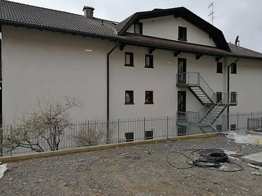 Immagine 3 di Hotel in vendita  in Via Silvio Pellico a Castione Della Presolana