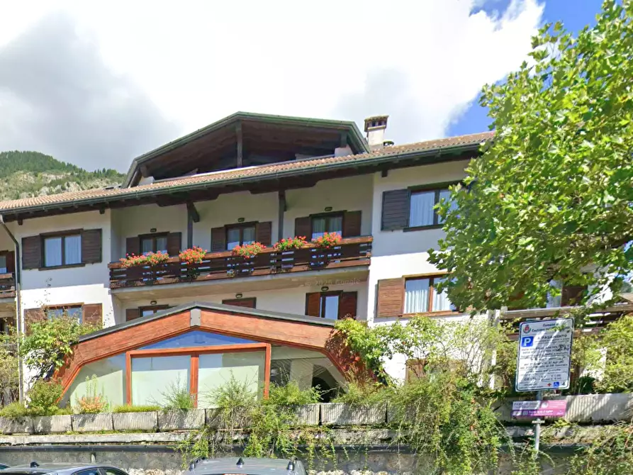 Immagine 7 di Hotel in vendita  in Via Silvio Pellico a Castione Della Presolana
