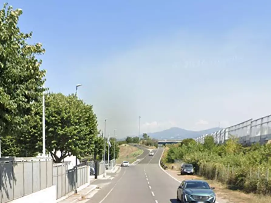 Immagine 8 di Capannone industriale in vendita  in Via Francesco Tensi, a Roma