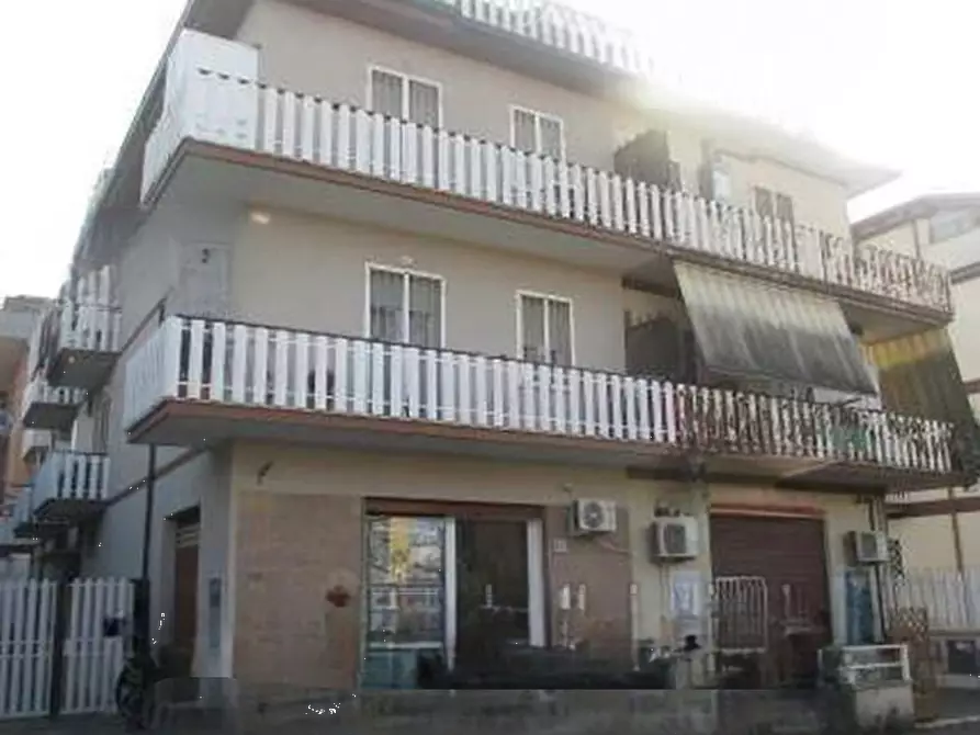 Immagine 2 di Appartamento in vendita  in Via Campofiorito a Roma