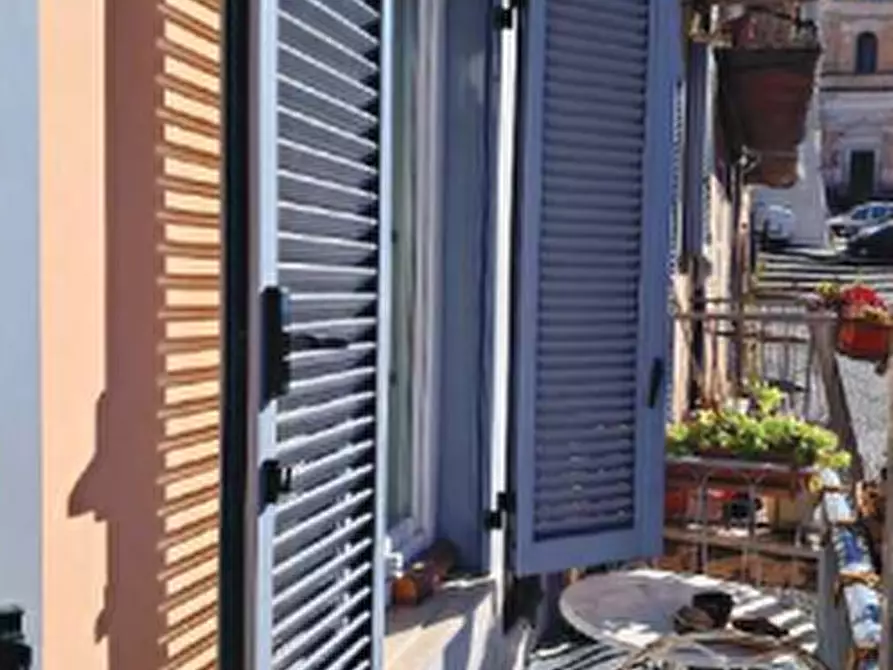 Immagine 2 di Appartamento in vendita  in Piazza Don Filippo Fabrizi   a Genzano Di Roma