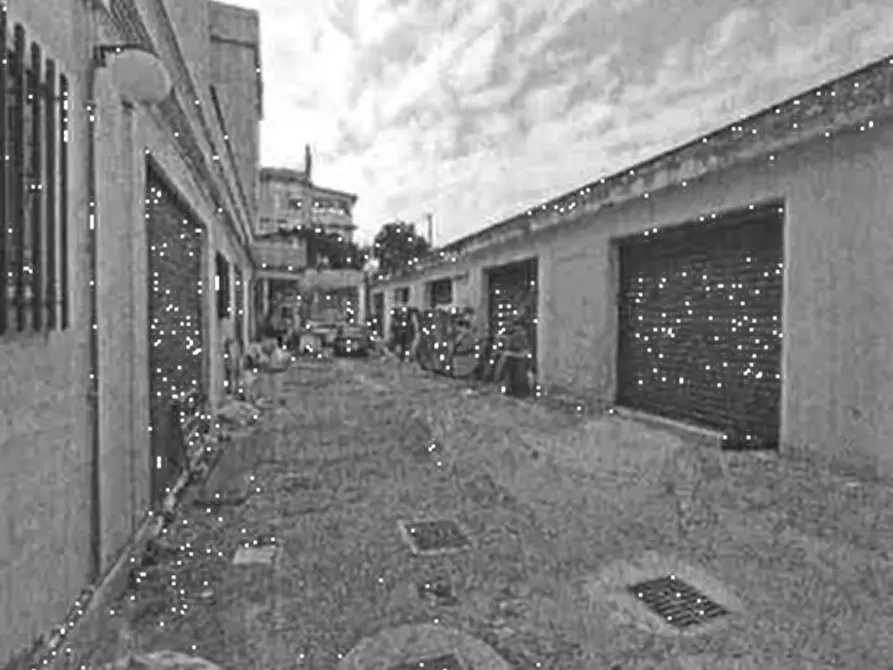 Immagine 5 di Garage in vendita  in Via Nettunense a Anzio