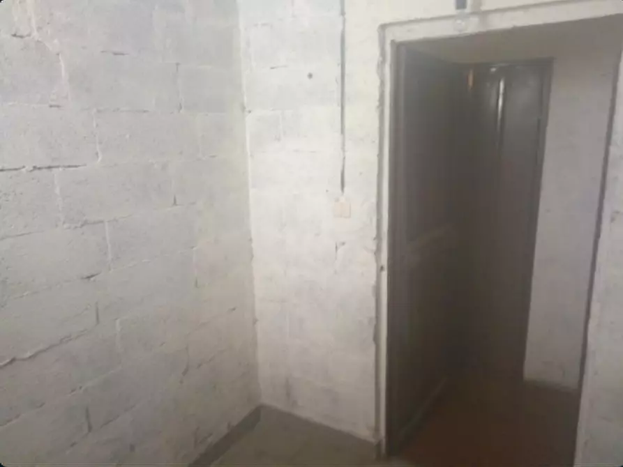Immagine 2 di Laboratorio in vendita  in Via delle Scuole Medie a Carrù