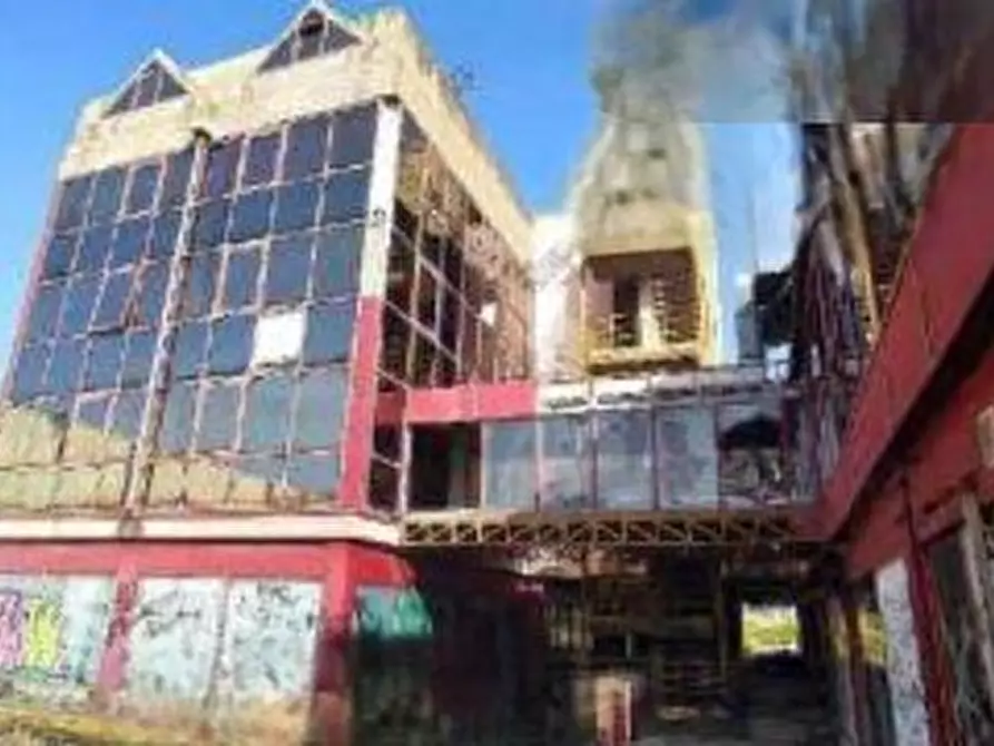Immagine 1 di Negozio in vendita  in Via Roma a Carbonia