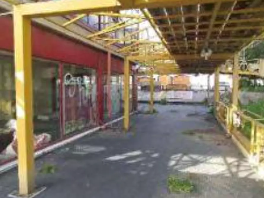 Immagine 12 di Negozio in vendita  in Via Roma a Carbonia