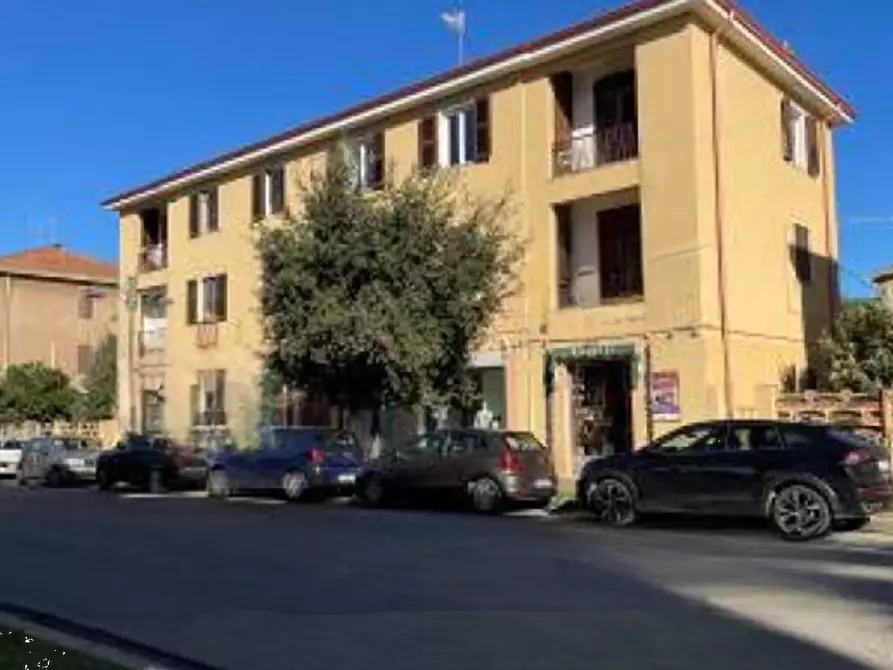 Immagine 1 di Negozio in vendita  in Viale Gramsci a Carbonia