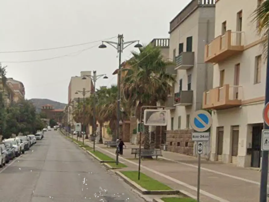 Immagine 3 di Negozio in vendita  in Viale Gramsci a Carbonia