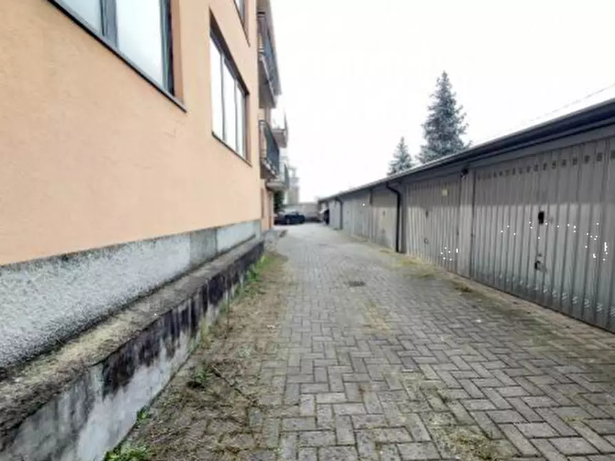 Immagine 3 di Garage in vendita  in Via Milano a Cassano D'adda