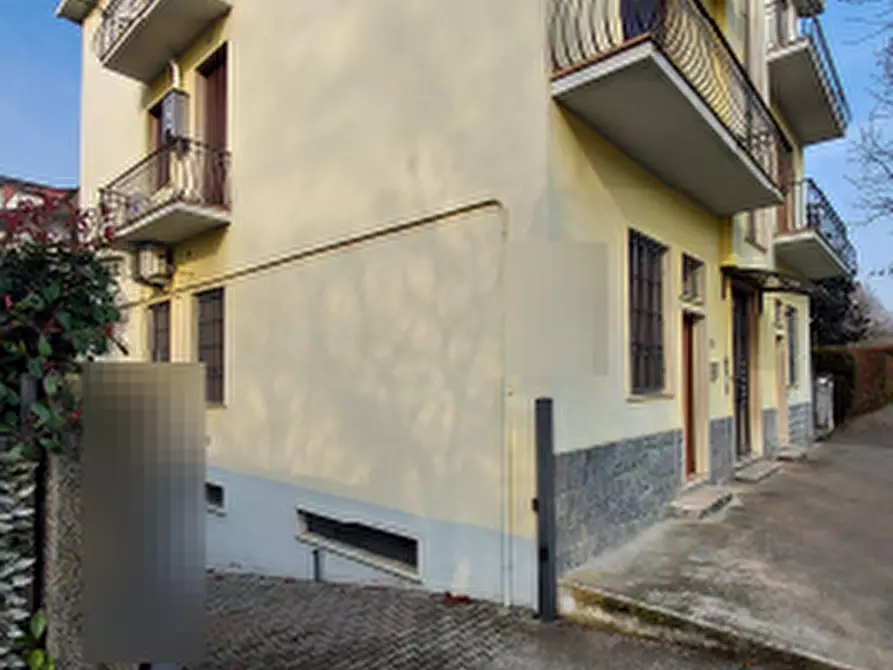 Immagine 4 di Garage in vendita  in Via Quintino di Vona a Cassano D'adda