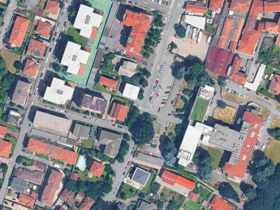Immagine 7 di Garage in vendita  in Via Quintino di Vona a Cassano D'adda