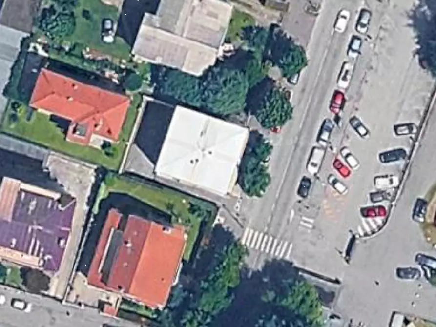 Immagine 8 di Garage in vendita  in Via Quintino di Vona a Cassano D'adda