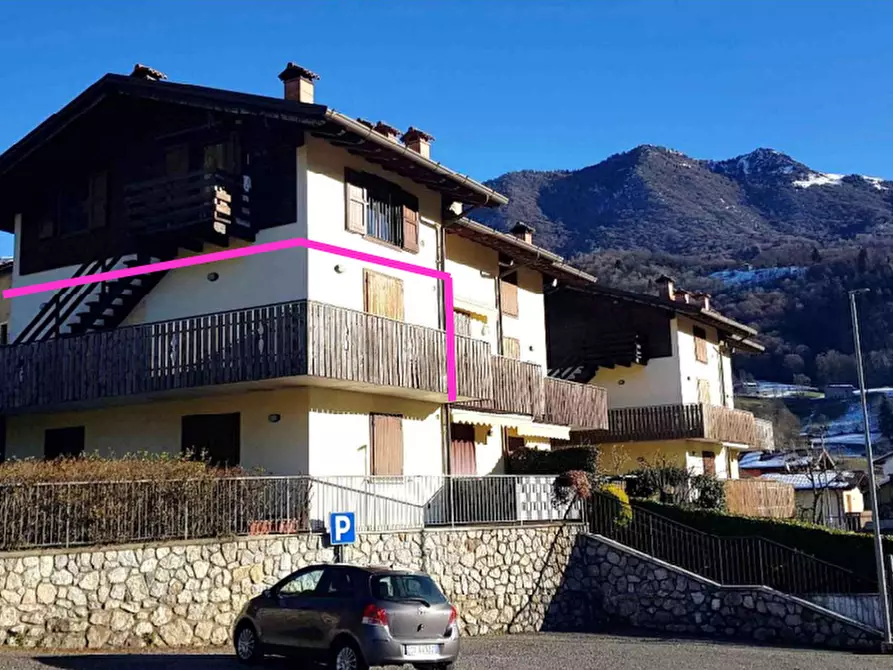 Immagine 2 di Appartamento in vendita  in Via Europa a Costa Di Serina