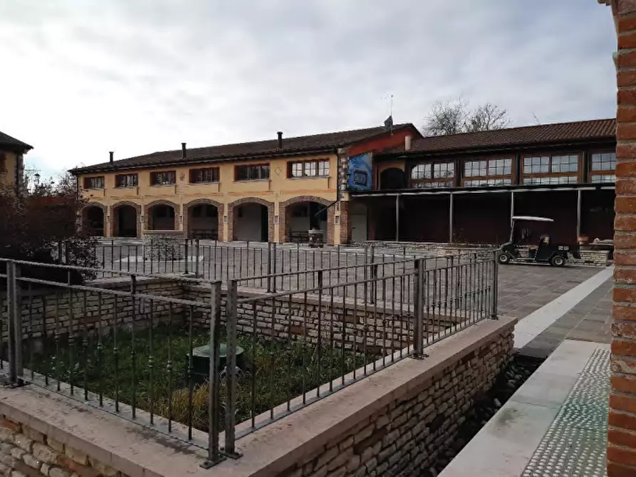 Immagine 3 di Negozio in vendita  in Via Postioma Dei Prai a Castelfranco Veneto